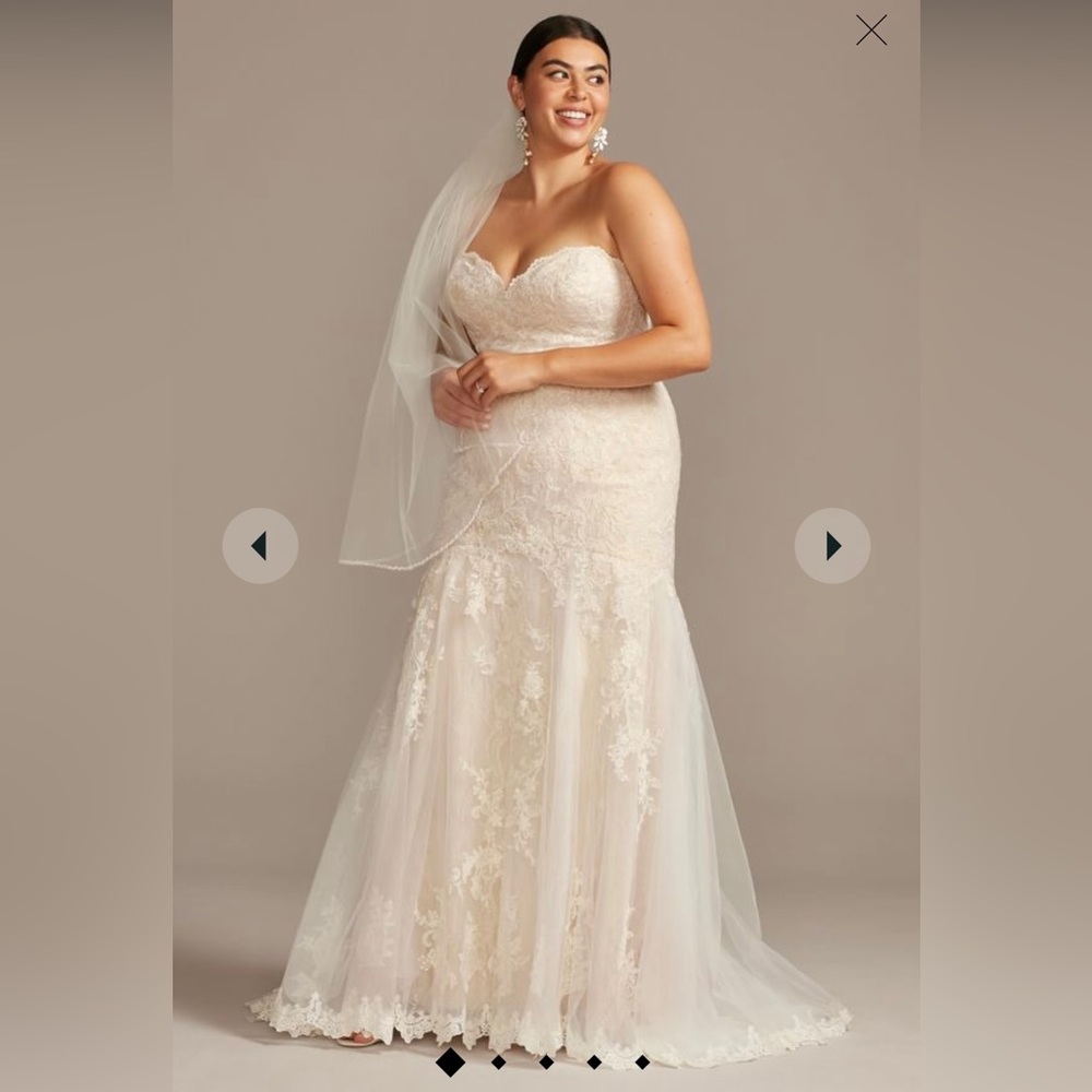 layered lace mermaid wedding dress

STYLE# WG3988